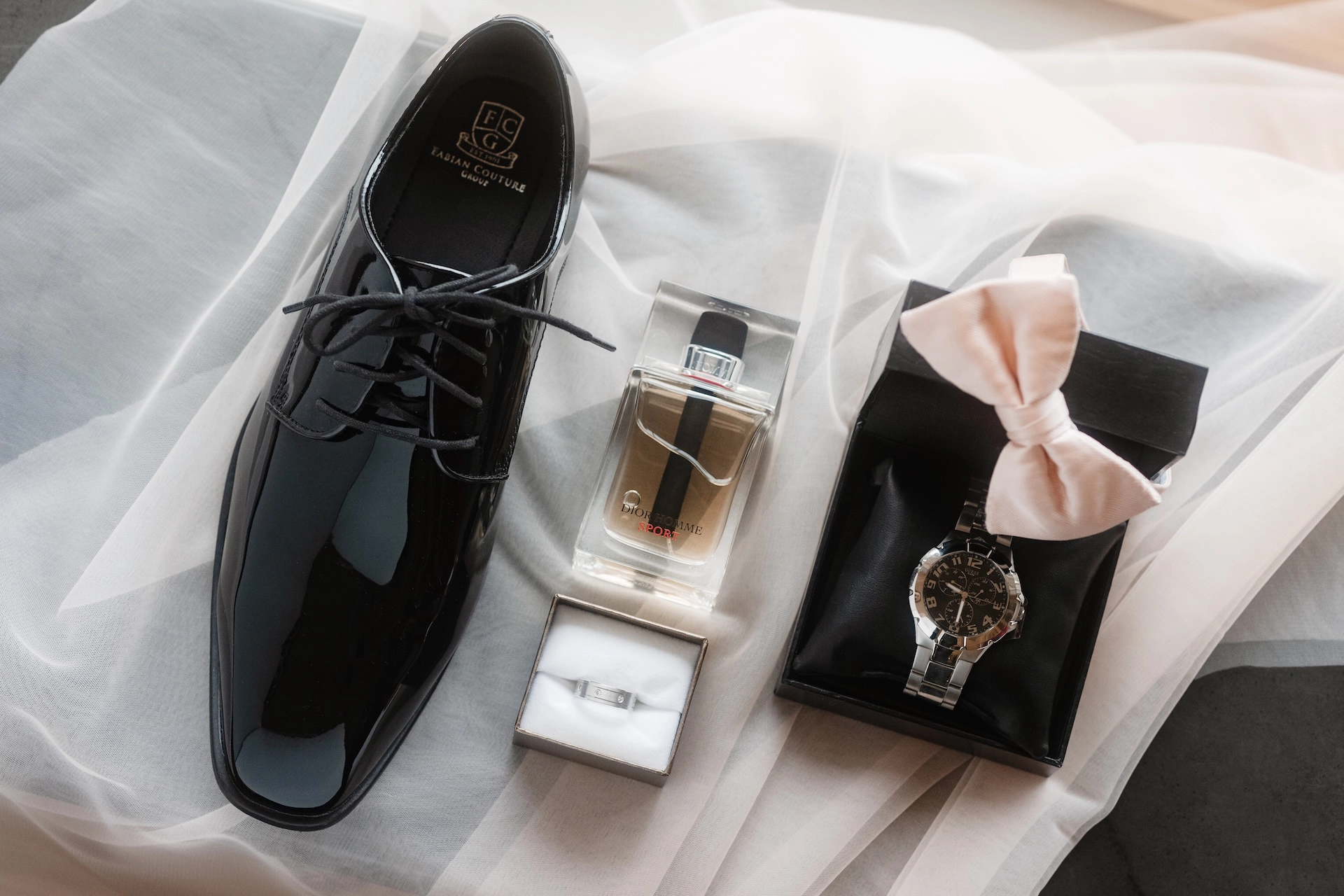 grooms-shoes-bowtie