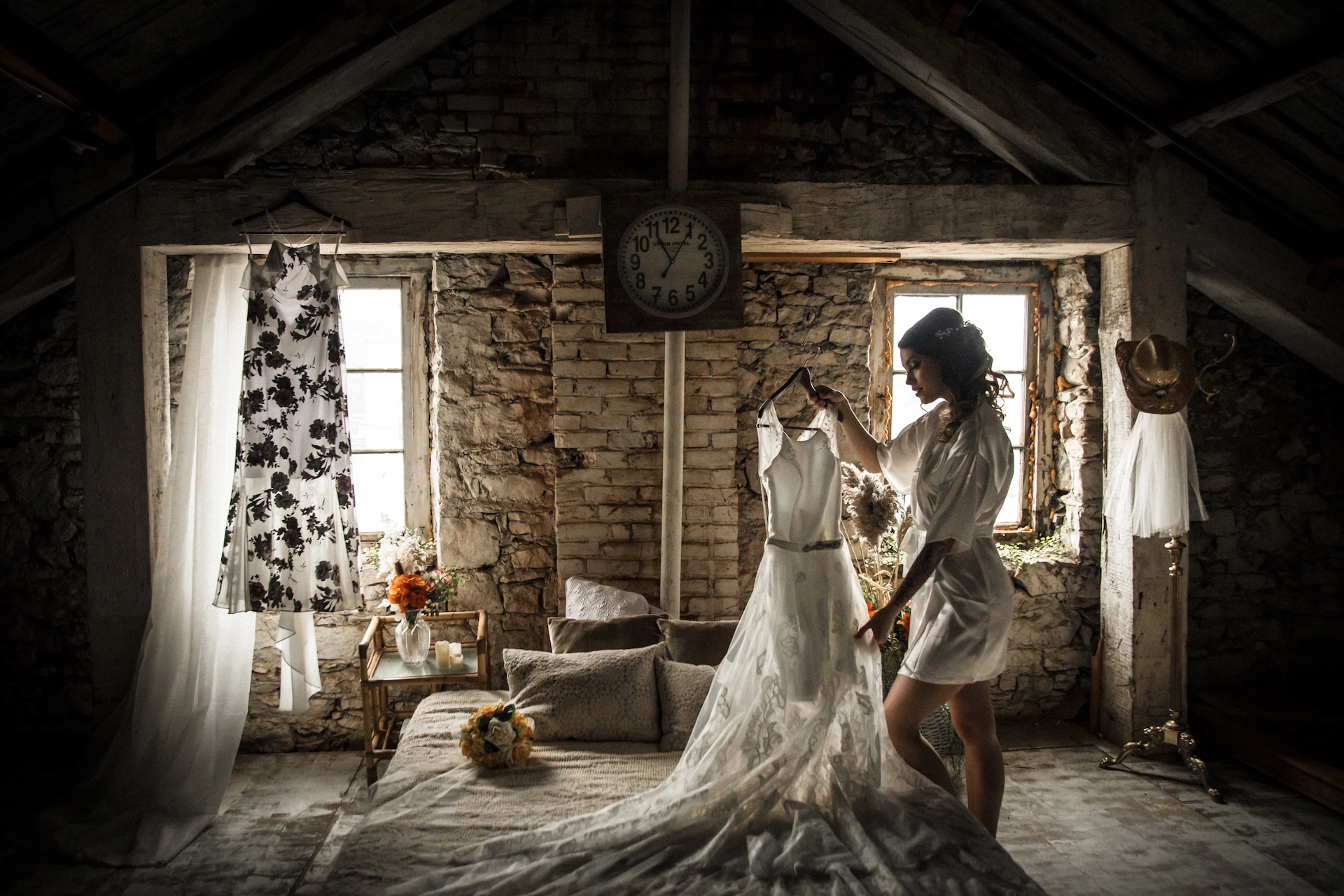 rustic-barn-bride-getting-ready