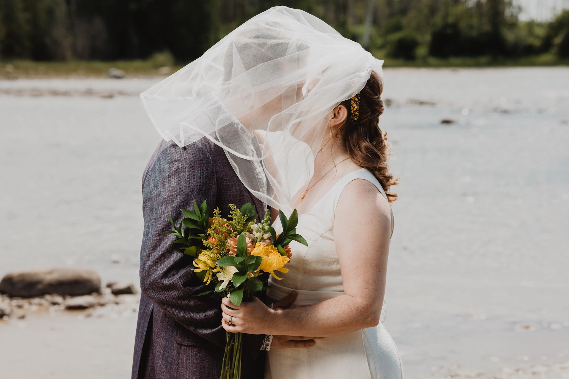 ander-the-veil-shot