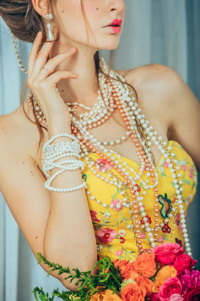 The most unique jewelry for the wedding styling.