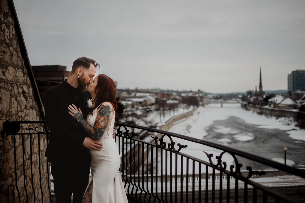 Romantic kiss at the Cambrige Ontario, at the Romeo and Jouliett balcony.