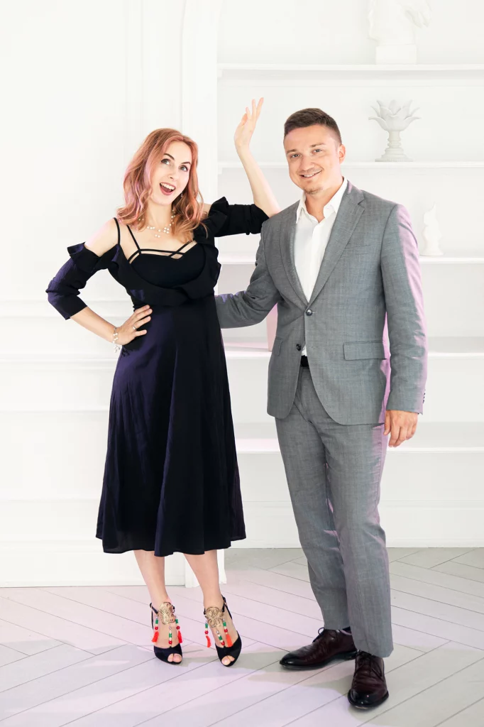 What to wear for the moder style studio shoot for the couple?