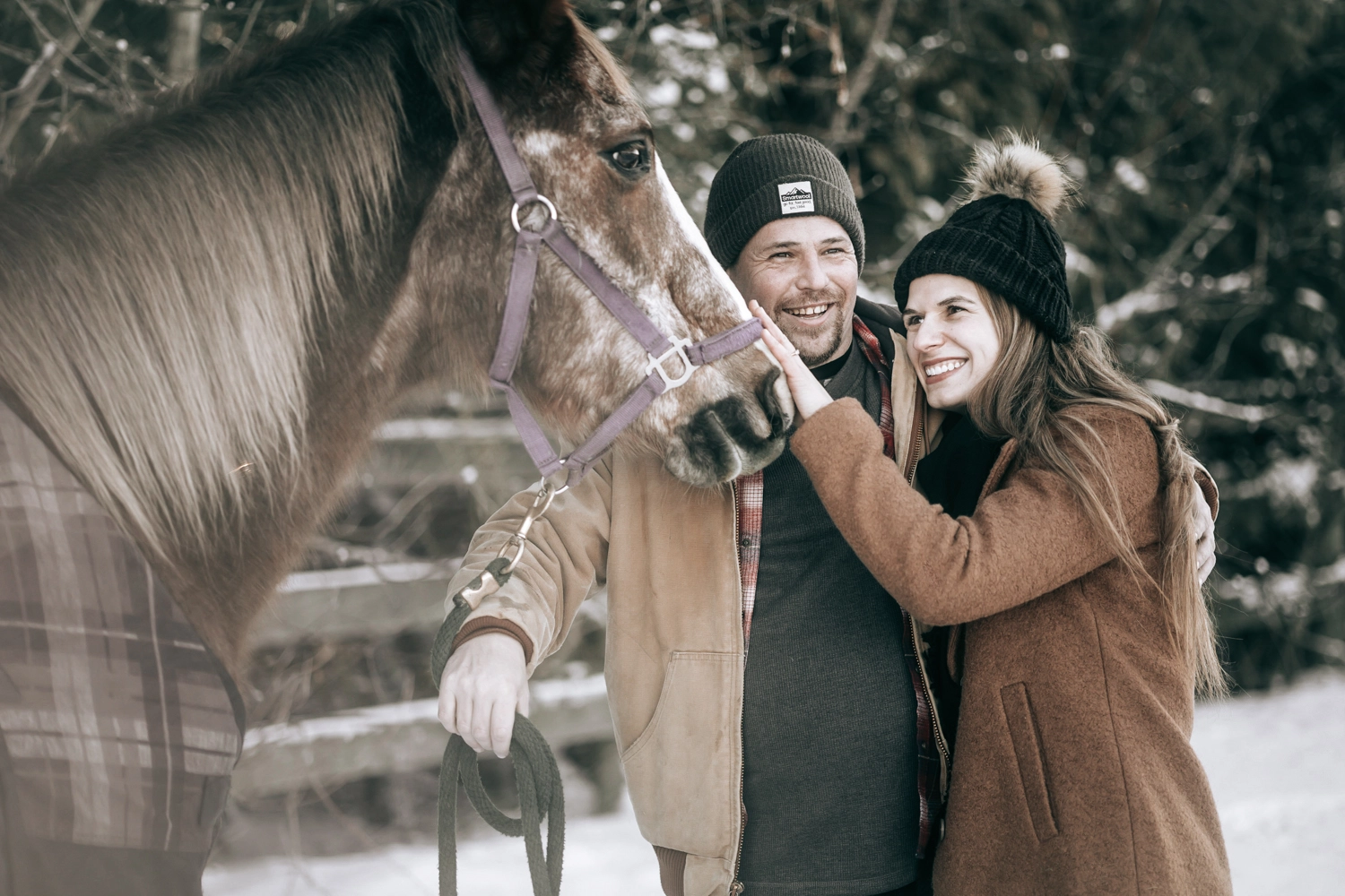 hourse-farm-engagement-shoot