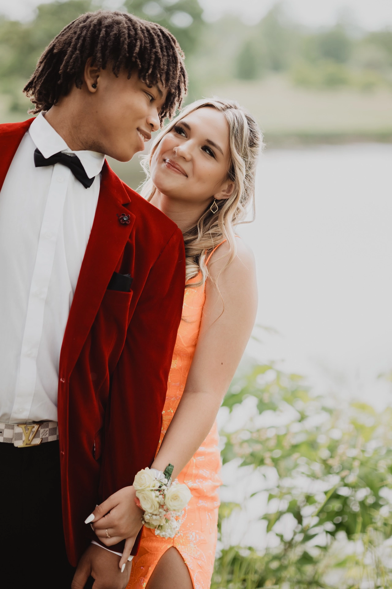 prom-romantic-couple-photoshoot
